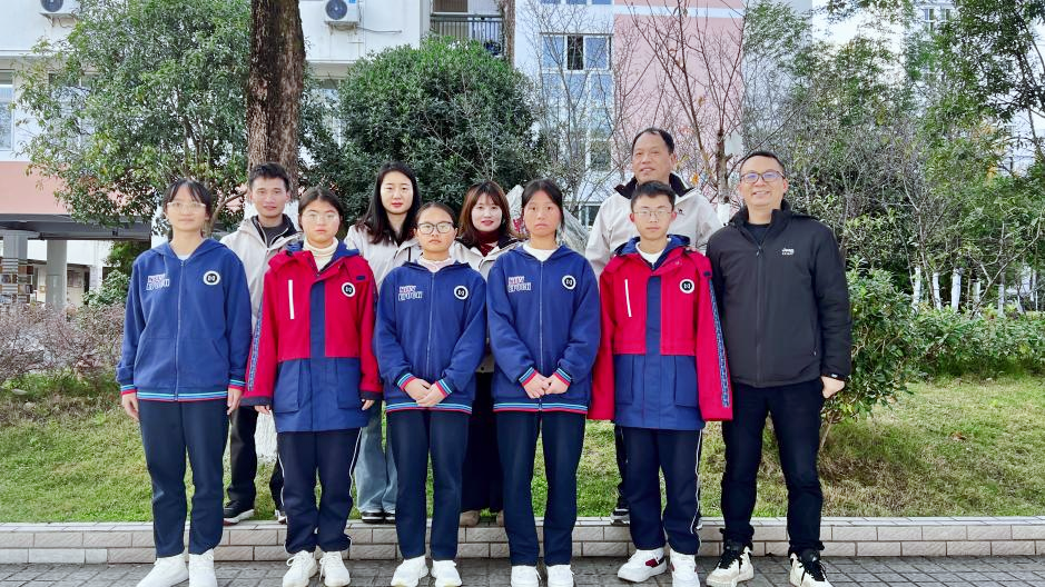 心系教育暖人心，久達新材王旭映董事長情系廣元外國語學校貧困學子