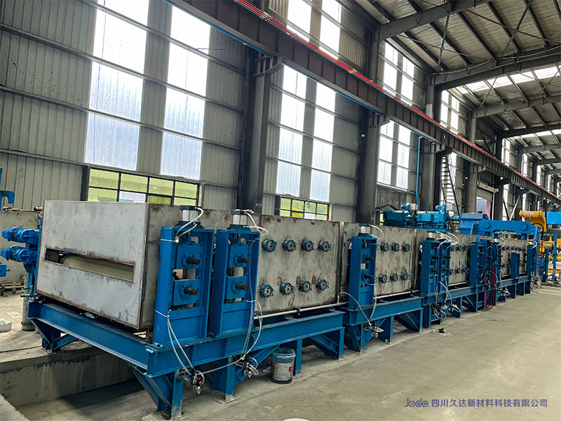 久達(dá)新材首臺(tái)拉彎矯設(shè)備順利投產(chǎn)