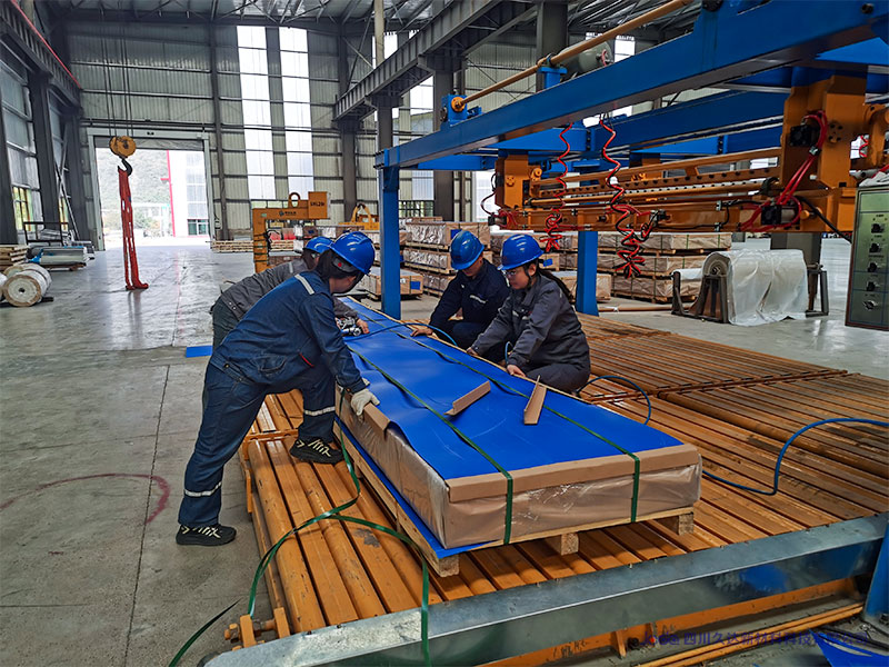 常見的鋁板質(zhì)量問題有油漬，刮痕。